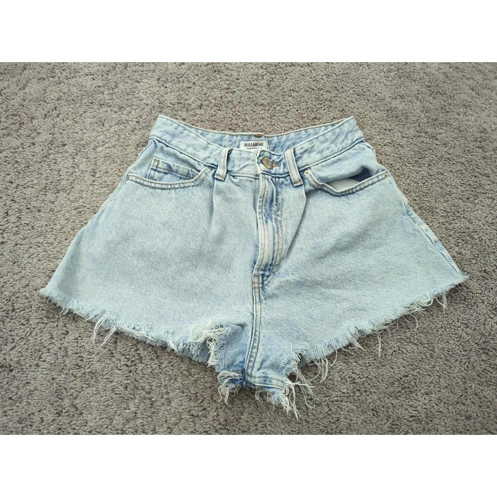 PULL & BEAR Cutoff Shorts Womens 26 Light‎ Wash Denim Frayed Hem Hot Pants